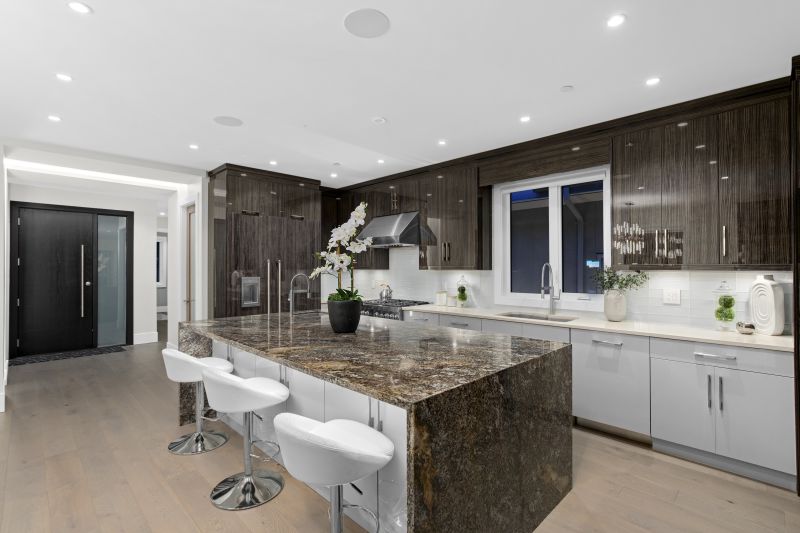 14705 Oxenham Ave, White Rock, BC